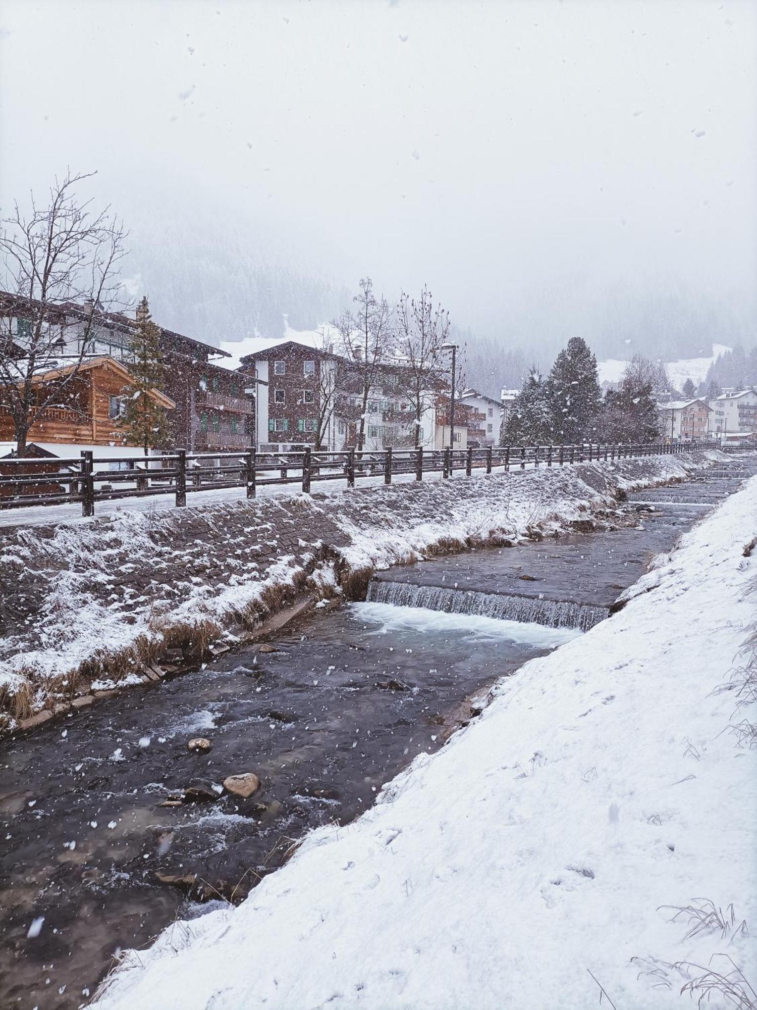 Casa Paola Lägenhet Pozza di Fassa Exteriör bild